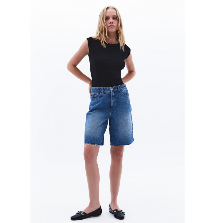 Siyah Pamuklu Bot Yaka Tişört